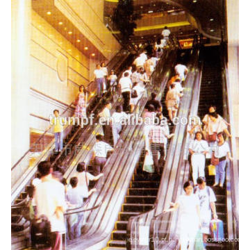 Escada rolante comercial com passo conduzido usado para o mercado de compras